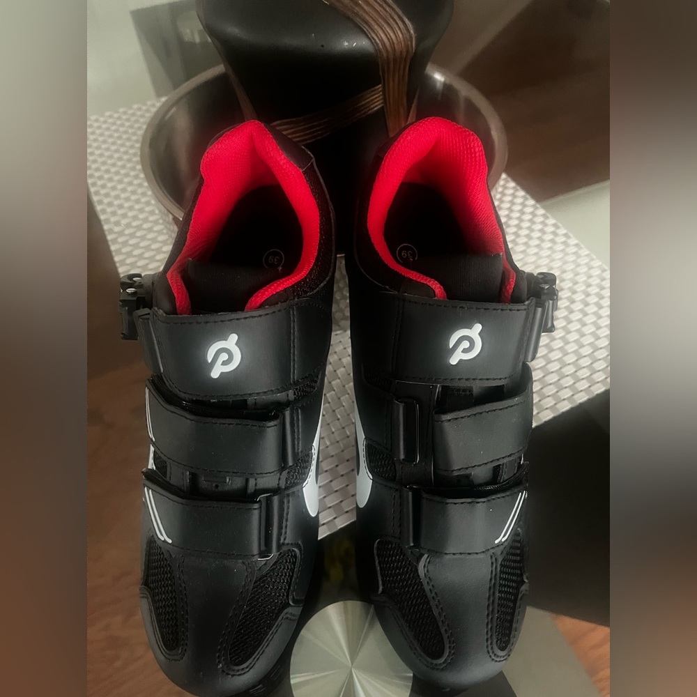 Peloton cycling shoes - in like new condition